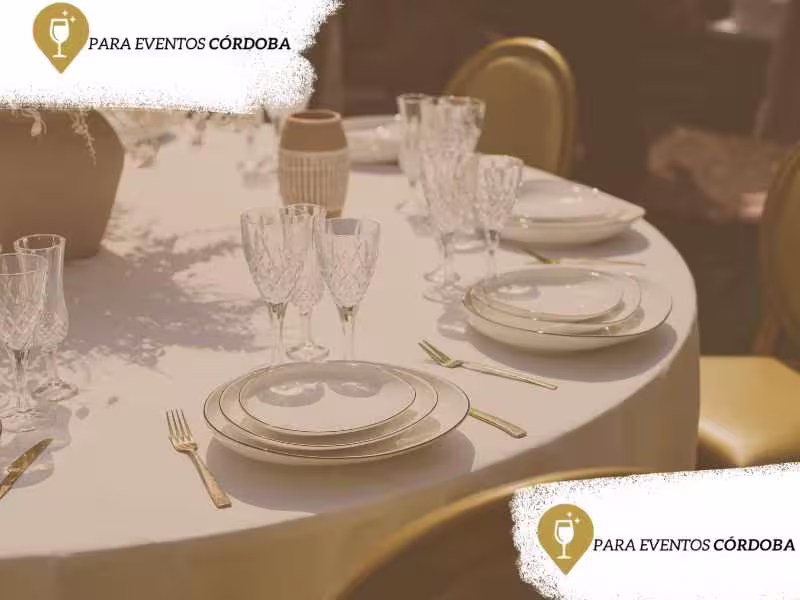 De La Mora: Alquiler de vajilla, equipamientos y livings para fiestas y eventos en Villa Allende, Córdoba.